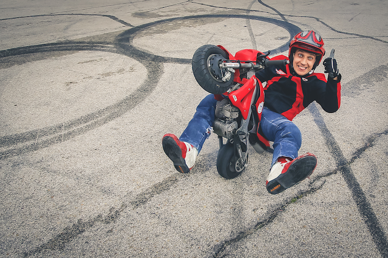 005_MADRID_VIVE_LA_MOTO_IFEMA_SALON_EMILIO_ZAMORA_DUCATI_STUNT_TEAM_MOTOR_SHOW_MOTORSHOW_EXHIBICION_ESPECATCULO_MOTO_QUAD_MINIBIKE_BURNOUT_QUEMAR RUEDA_CABALLITO_INVERTIDO_DEBEJOTA