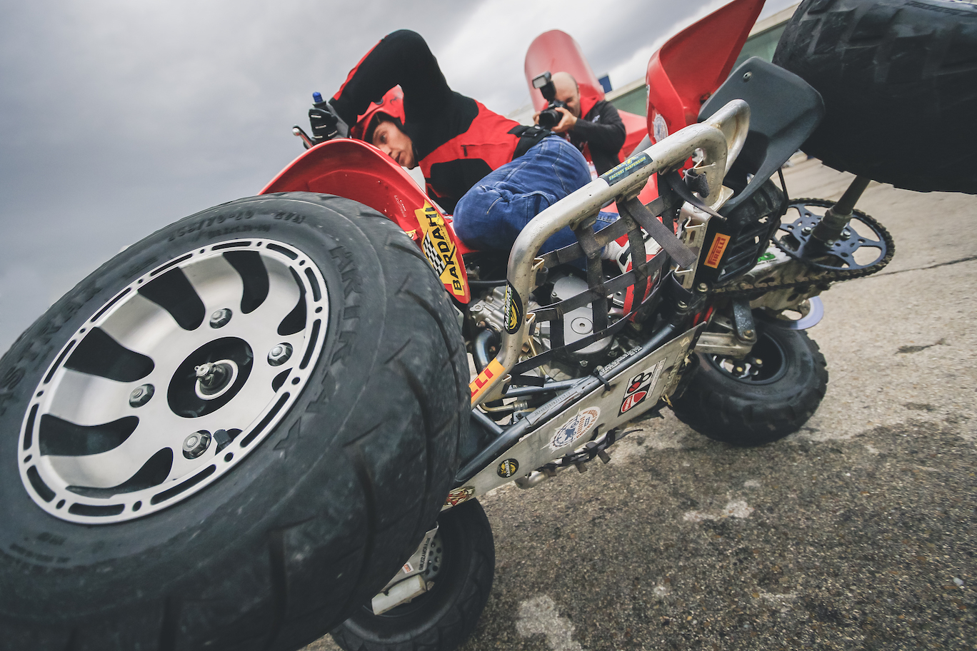 006_MADRID_VIVE_LA_MOTO_IFEMA_SALON_EMILIO_ZAMORA_DUCATI_STUNT_TEAM_MOTOR_SHOW_MOTORSHOW_EXHIBICION_ESPECATCULO_MOTO_QUAD_MINIBIKE_BURNOUT_QUEMAR RUEDA_CABALLITO_INVERTIDO_DEBEJOTA