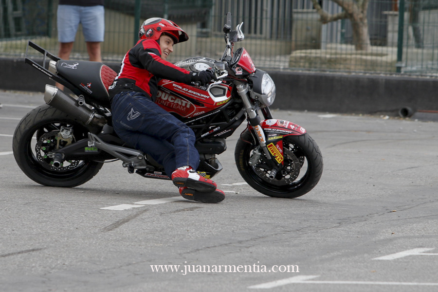 14_EMILIO_ZAMORA_DUCATI_STUNT_TEAM_MOTOR_SHOW_MOTO_QUAD_ANIVERSARIO_LA BIELA_43_GALIZANO_CANTABRIA_ESPECTACULO_CABALLITO_WHEELIE_STOPPIE_FREESTYLE_INVERTIDO_QUEMAR RUEDA_DRIFT_BURN OUT_2017