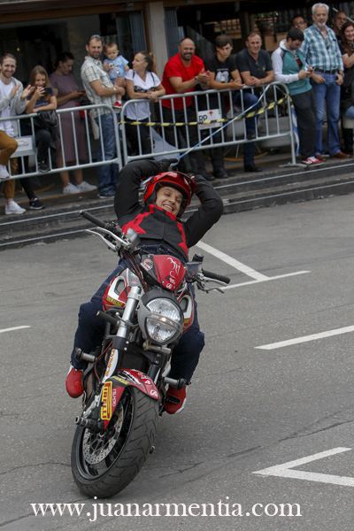 17_EMILIO_ZAMORA_DUCATI_STUNT_TEAM_MOTOR_SHOW_MOTO_QUAD_ANIVERSARIO_LA BIELA_43_GALIZANO_CANTABRIA_ESPECTACULO_CABALLITO_WHEELIE_STOPPIE_FREESTYLE_INVERTIDO_QUEMAR RUEDA_DRIFT_BURN OUT_2017