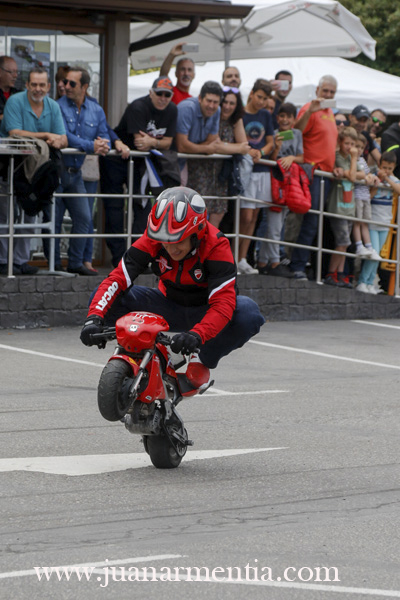 19_EMILIO_ZAMORA_DUCATI_STUNT_TEAM_MOTOR_SHOW_MOTO_QUAD_ANIVERSARIO_LA BIELA_43_GALIZANO_CANTABRIA_ESPECTACULO_CABALLITO_WHEELIE_STOPPIE_FREESTYLE_INVERTIDO_QUEMAR RUEDA_DRIFT_BURN OUT_2017