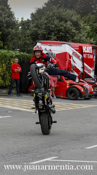4_EMILIO_ZAMORA_DUCATI_STUNT_TEAM_MOTOR_SHOW_MOTO_QUAD_ANIVERSARIO_LA BIELA_43_GALIZANO_CANTABRIA_ESPECTACULO_CABALLITO_WHEELIE_STOPPIE_FREESTYLE_INVERTIDO_QUEMAR RUEDA_DRIFT_BURN OUT_2017