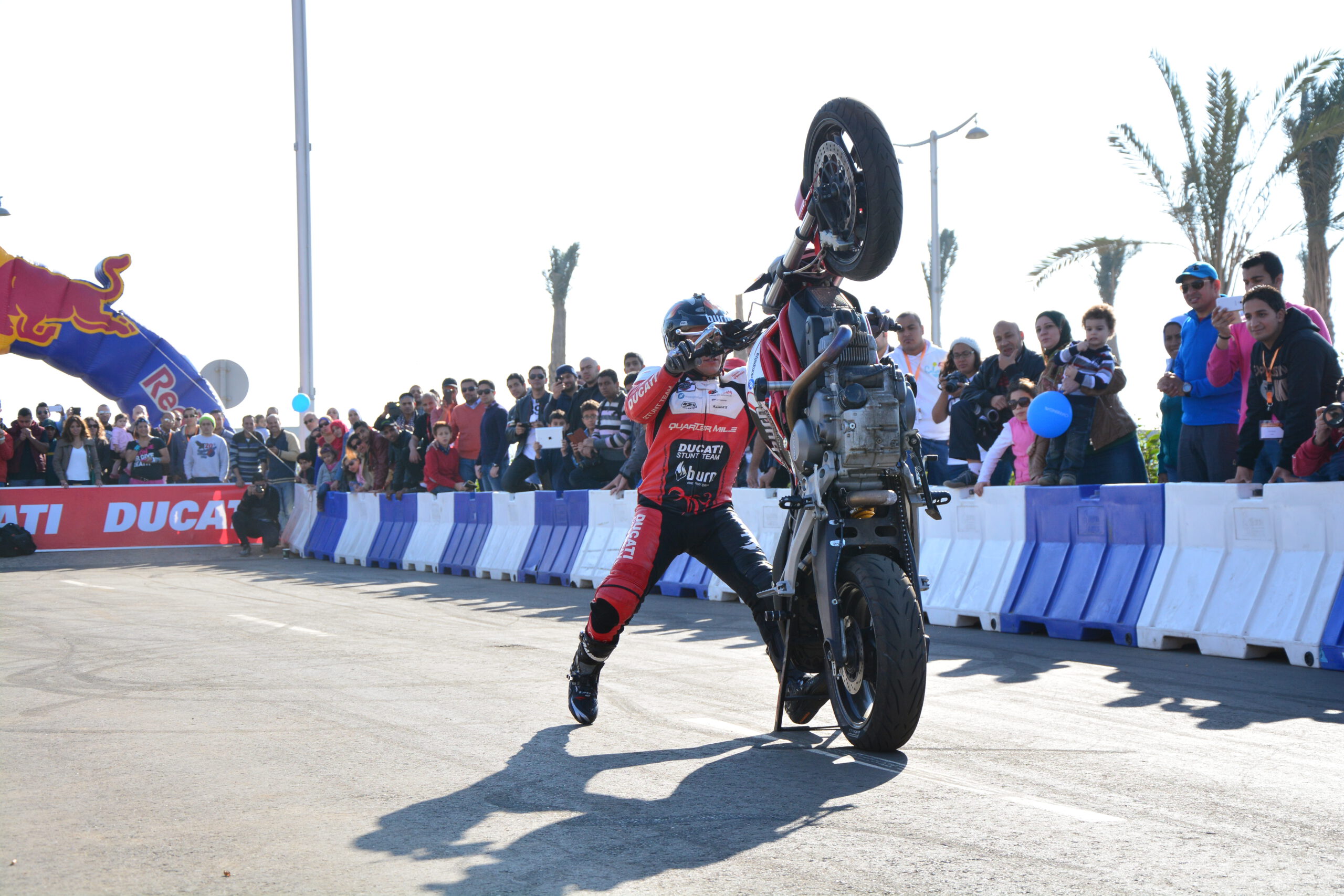 030 BIKER ZONE EZPO EL CAIRO_EGYPT_EGIPTO_EMILIO_ZAMORA_DUCATI_STUNT_TEAM_BURN_FREESTYLE_MOTO_WHEELIE_CABALLITO_TOTAL