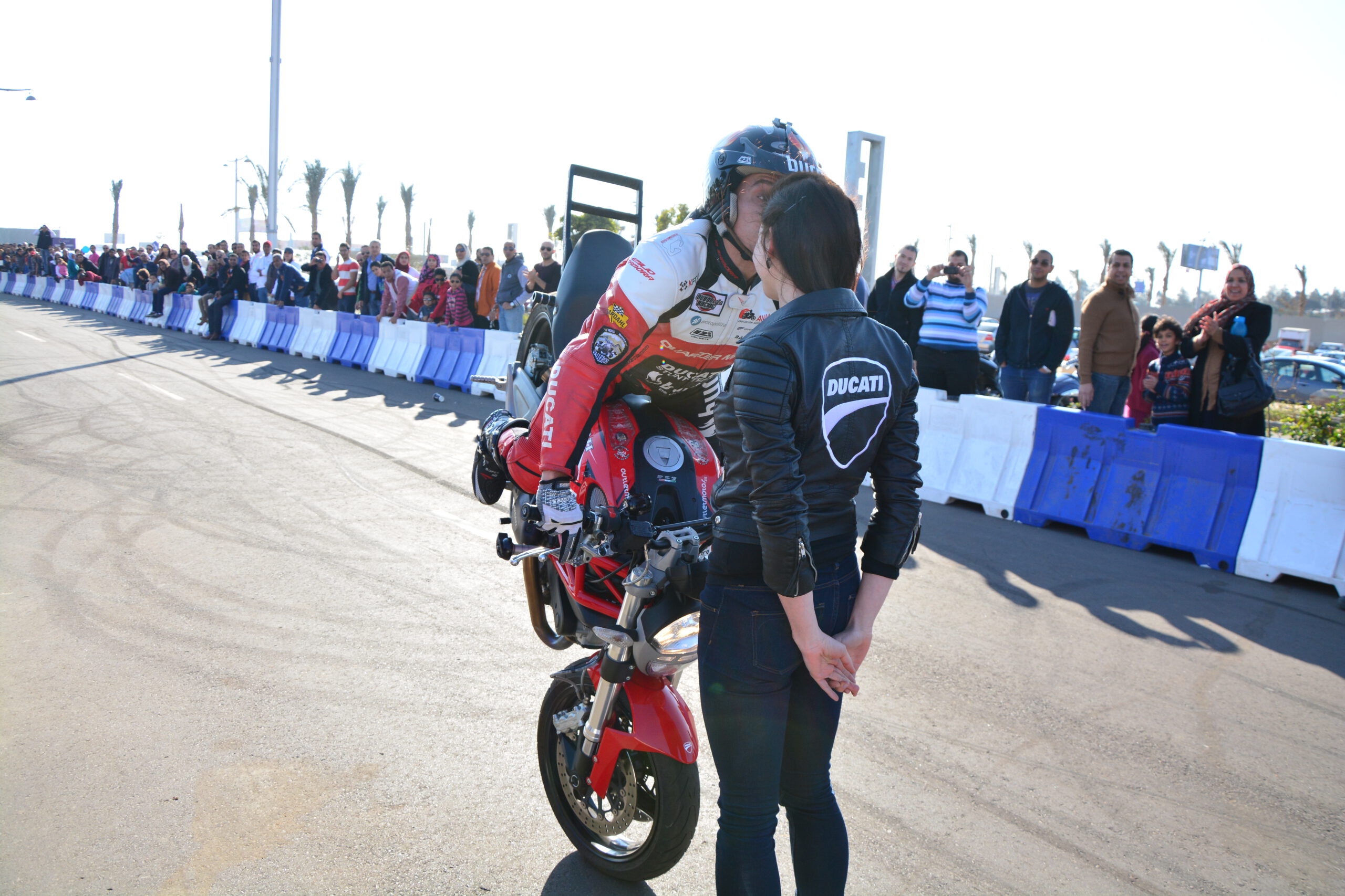 032 BIKER ZONE EZPO EL CAIRO_EGYPT_EGIPTO_EMILIO_ZAMORA_DUCATI_STUNT_TEAM_BURN_FREESTYLE_MOTO_STOPPIE_LOVE_NZI