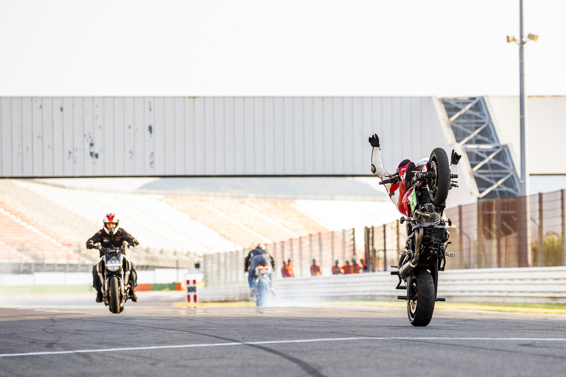 003_WORLD DUCATI WEEK_JUAN SANZ PHOTOGRAPHY_EMILIO_ZAMORA_STUNT_TEAM_MOTOR_SHOW_RIDER_MISANO_ITALIA_WDW 2018