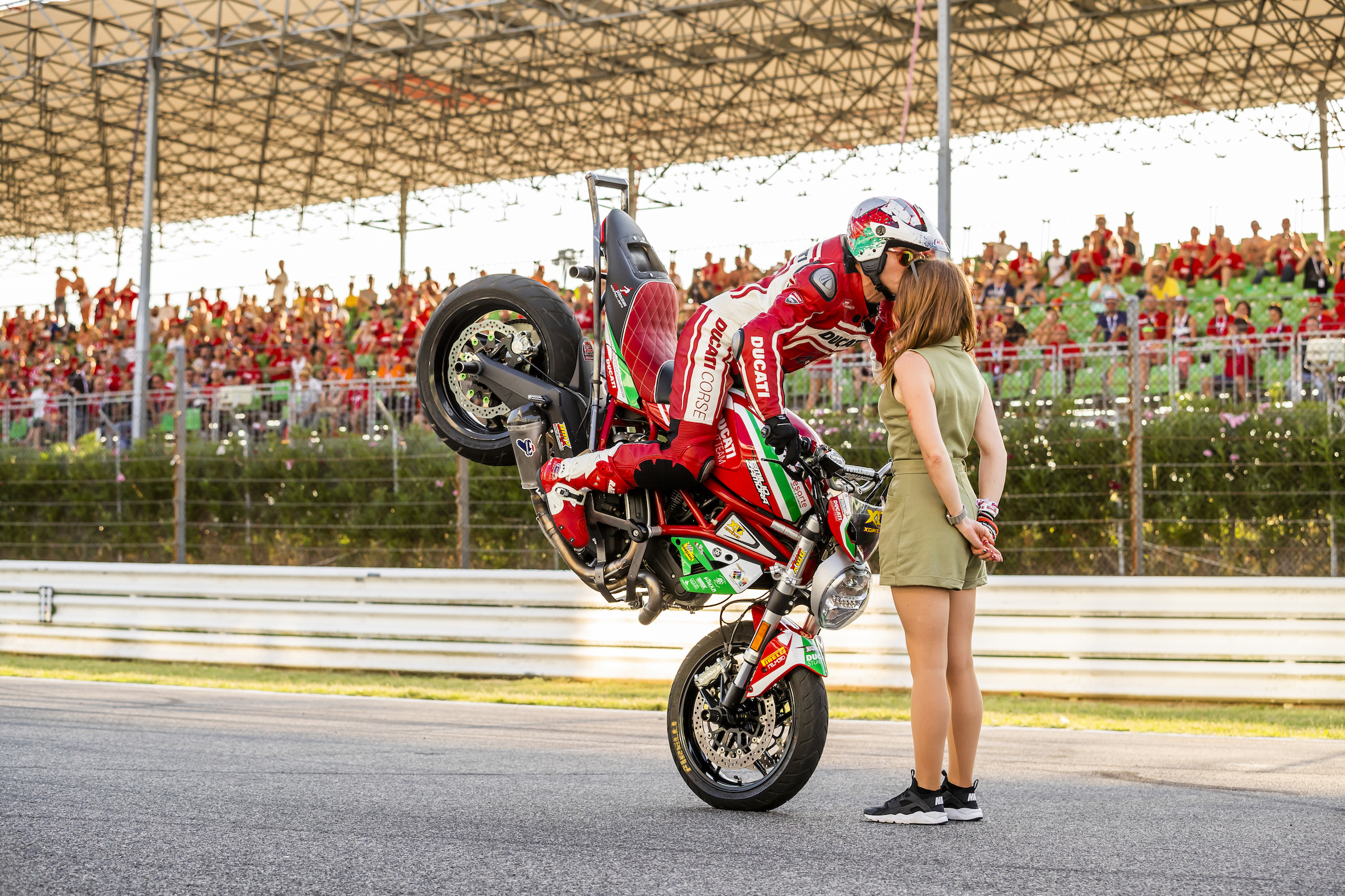 008_WORLD DUCATI WEEK_JUAN SANZ PHOTOGRAPHY_EMILIO_ZAMORA_STUNT_TEAM_MOTOR_SHOW_RIDER_MISANO_ITALIA_WDW 2018