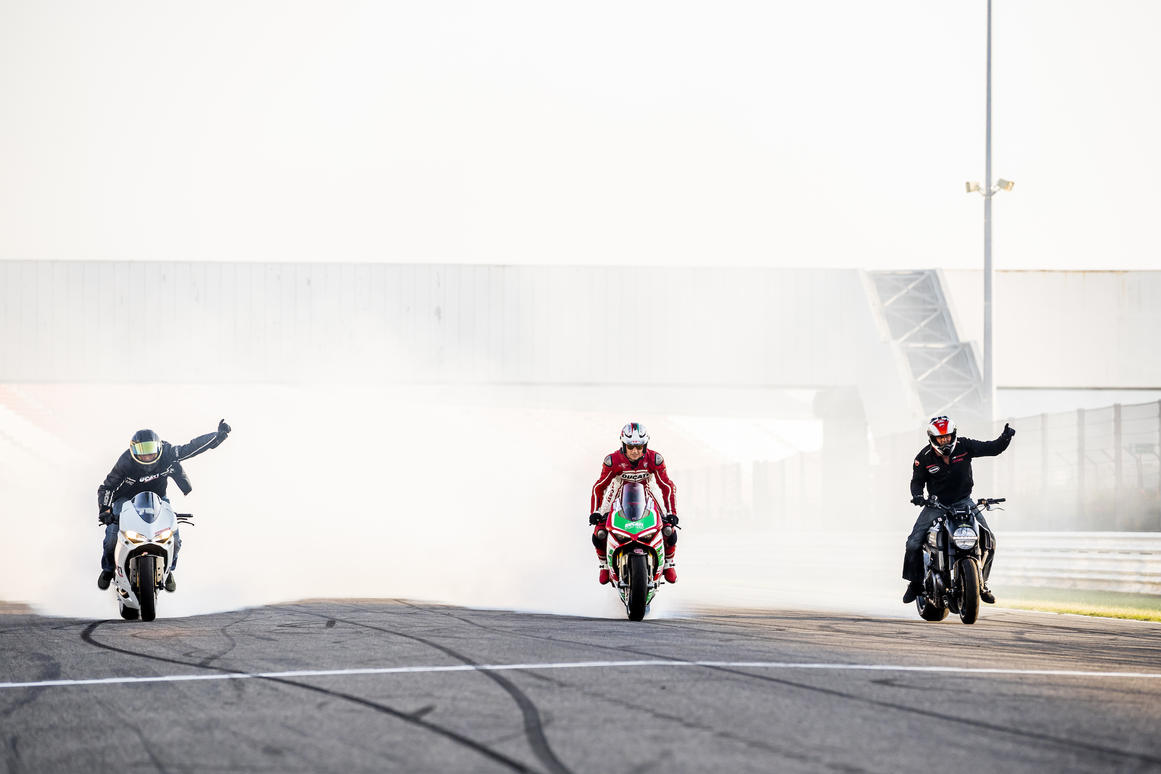 011_WORLD DUCATI WEEK_JUAN SANZ PHOTOGRAPHY_EMILIO_ZAMORA_STUNT_TEAM_MOTOR_SHOW_RIDER_MISANO_ITALIA_WDW 2018