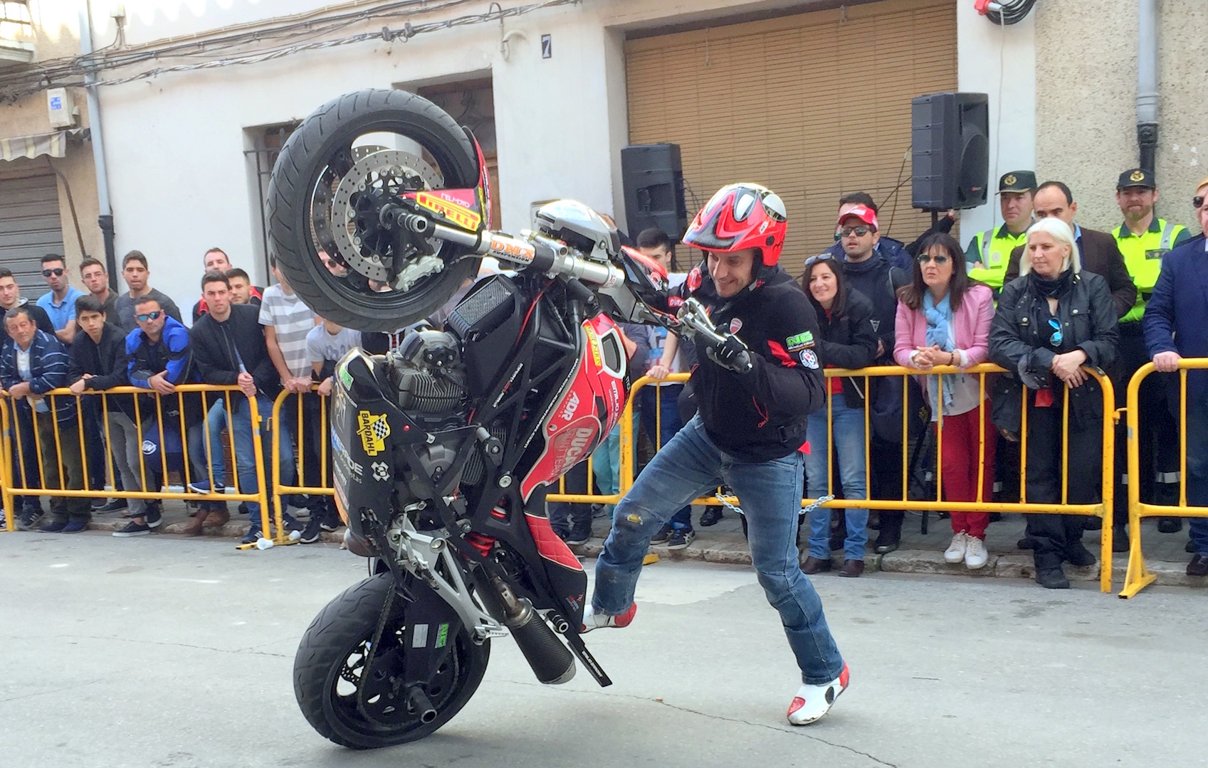 32_MATINAL MOTERA MEL DE ROMER_MOGENTE_MOIXENT_VALENCIA_EMILIO_ZAMORA_DUCATI_STUNT_TEAM_RIDER_MOTOR_SHOW_ESPECTACULO_WHEELIE_GIRO_AROUND_SPIN_UP_BARDAHL_PIRELLI_ADR_NZI_NG_DUCATISTAS