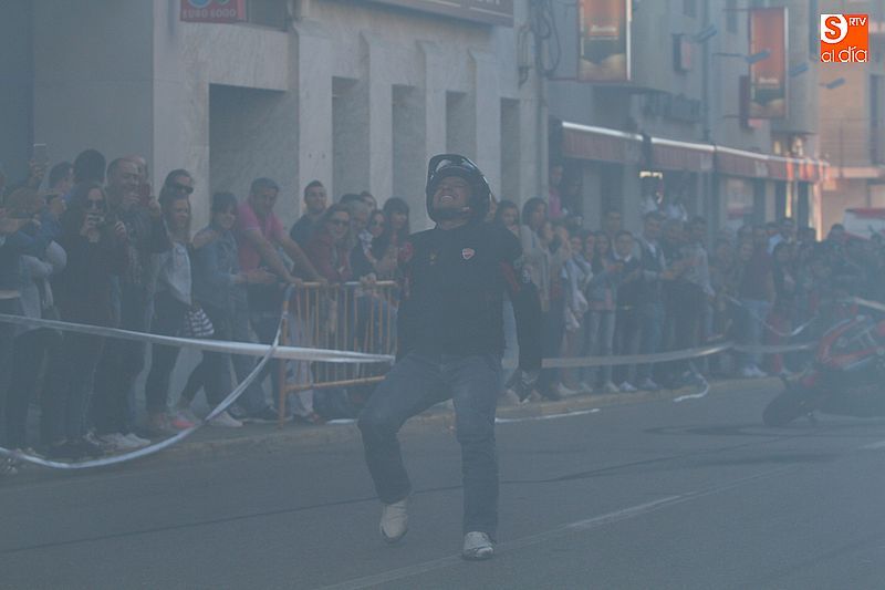 concentracion-motera-guijuelo_salamanca_emilio_zamora_ducati_stunt_team_motor_show_espectacular_exhibicion_moto-14
