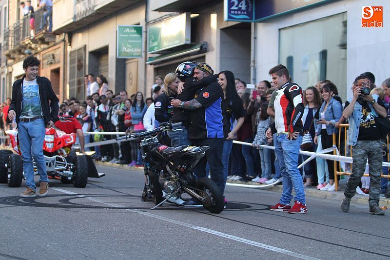 concentracion-motera-guijuelo_salamanca_emilio_zamora_ducati_stunt_team_motor_show_espectacular_exhibicion_moto-20