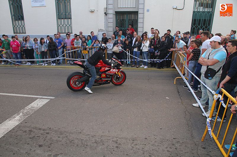 concentracion-motera-guijuelo_salamanca_emilio_zamora_ducati_stunt_team_motor_show_espectacular_exhibicion_moto-5