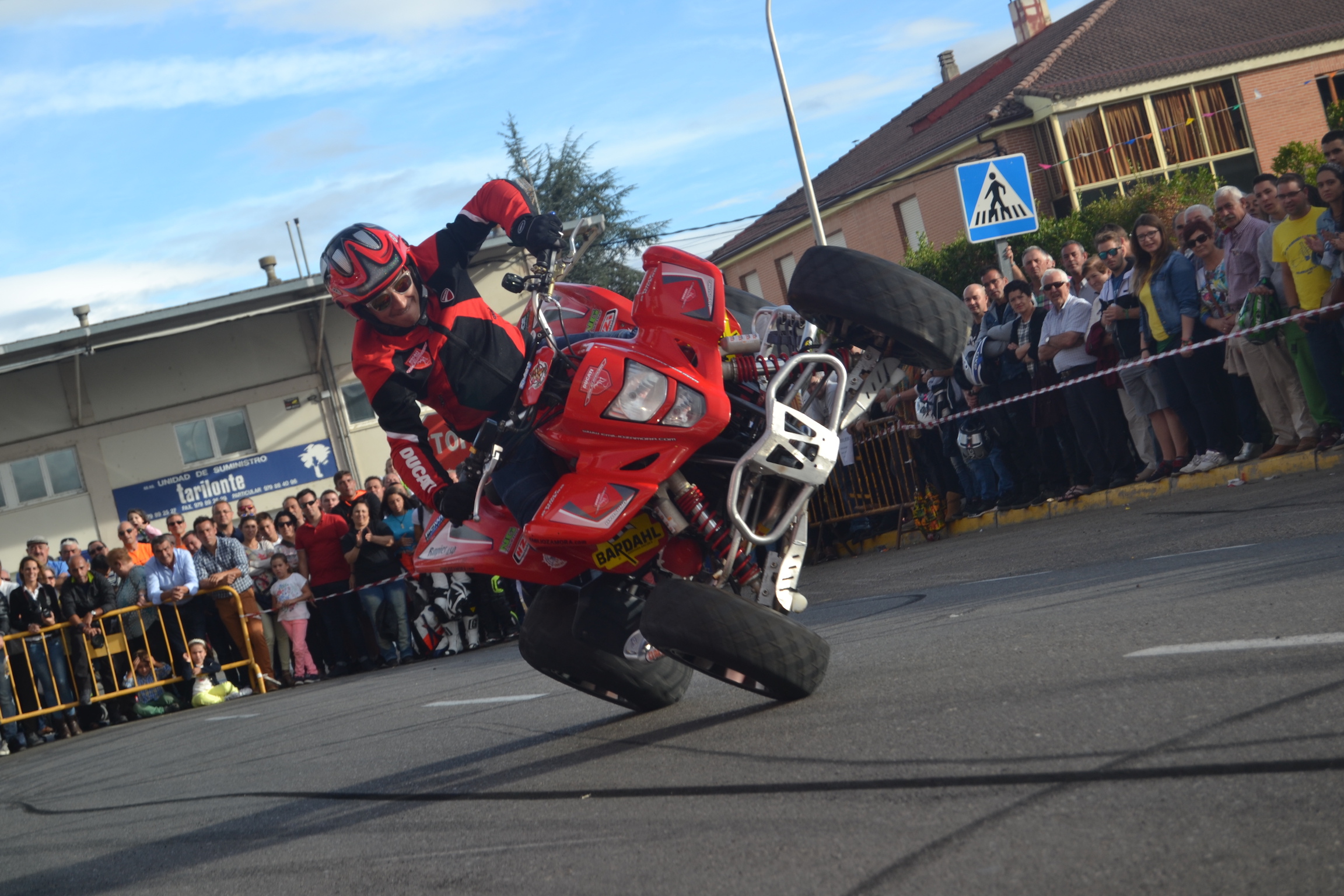 24_SALDAÑA_PALENCIA_EMILIO_ZAMORA_DUCATI_STUNT_TEAM_MOTOR_SOHW_ESPECTACULO_MOTOCICLISMO_EXHIBICION_2017_MONSTER_CABALLITO_WHEELIE_INVERTIDO_DRIFT_QUAD