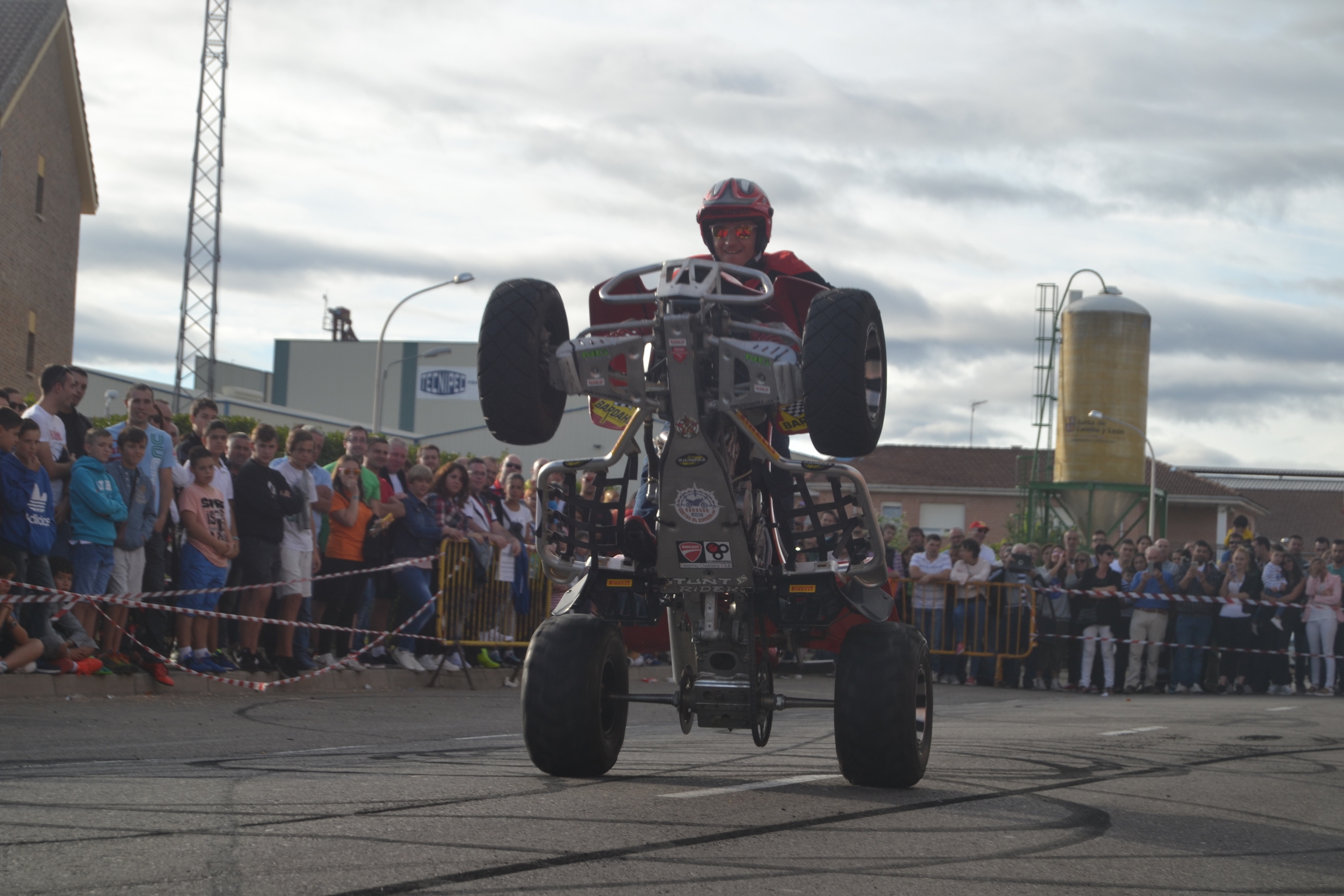 25_SALDAÑA_PALENCIA_EMILIO_ZAMORA_DUCATI_STUNT_TEAM_MOTOR_SOHW_ESPECTACULO_MOTOCICLISMO_EXHIBICION_2017_MONSTER_CABALLITO_WHEELIE_INVERTIDO_DRIFT_QUAD