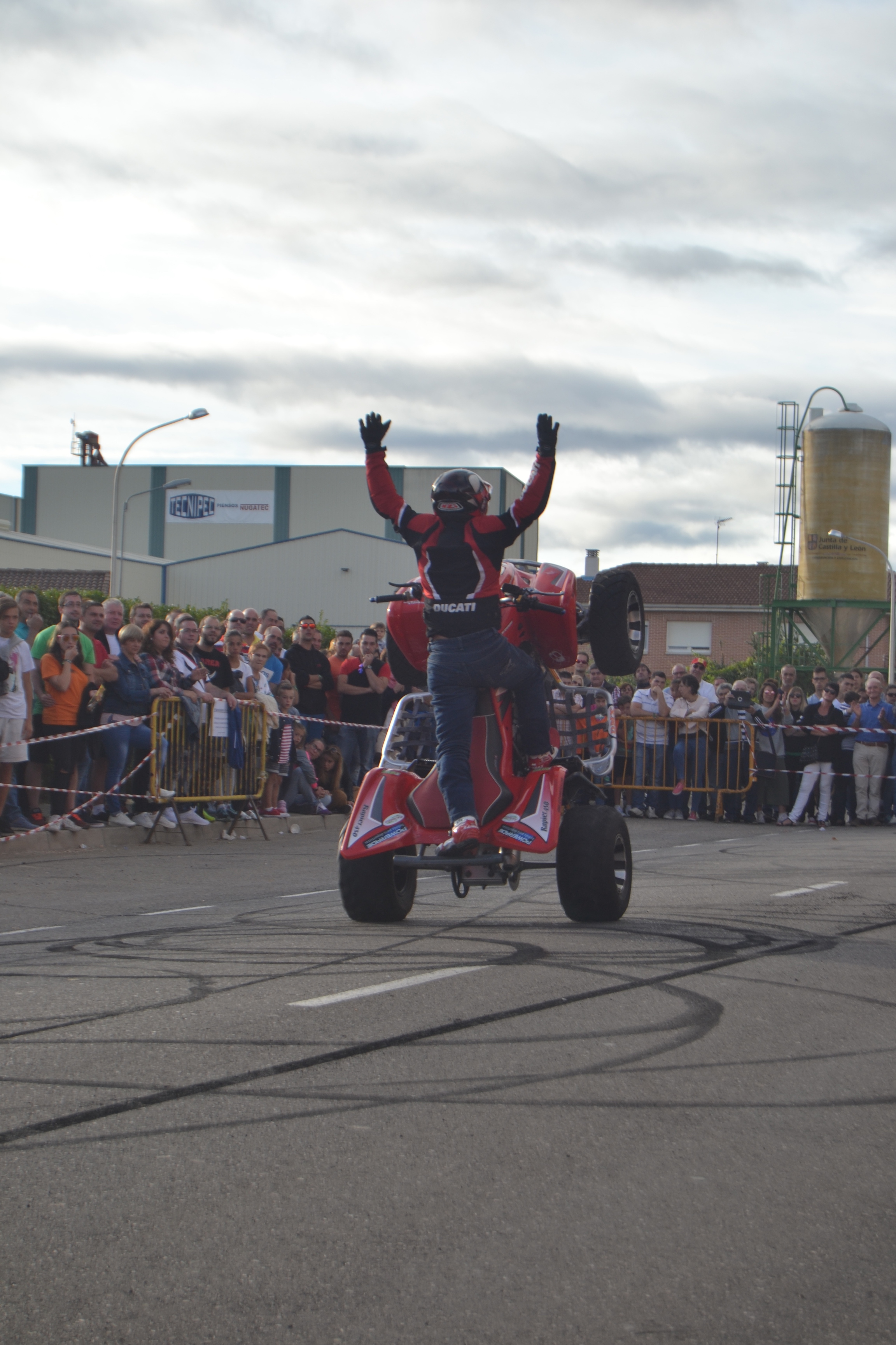 28_SALDAÑA_PALENCIA_EMILIO_ZAMORA_DUCATI_STUNT_TEAM_MOTOR_SOHW_ESPECTACULO_MOTOCICLISMO_EXHIBICION_2017_MONSTER_CABALLITO_WHEELIE_INVERTIDO_DRIFT_QUAD