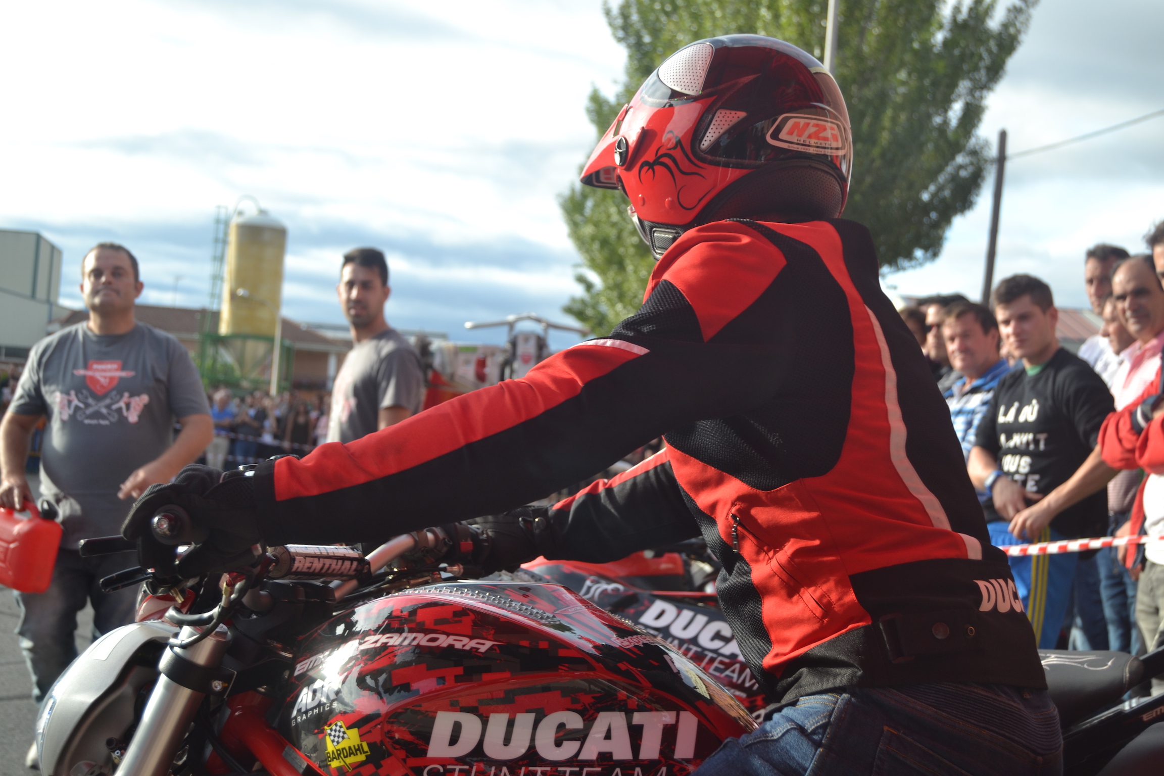 30_SALDAÑA_PALENCIA_EMILIO_ZAMORA_DUCATI_STUNT_TEAM_MOTOR_SOHW_ESPECTACULO_MOTOCICLISMO_EXHIBICION_2017_MONSTER_CABALLITO_WHEELIE_INVERTIDO_DRIFT_QUAD