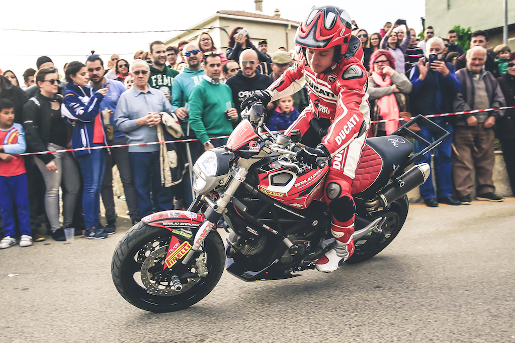 12_CASASIMARRO_EN_MOTO_CONCENTRACION_MOTORISTA_EMILIO_ZAMORA_DUCATI_STUNT_TEAM_MOTOR_SHOW_ESPECTACULO_2017_BRAKE_ADR_PIRELLI_NEUMOTO_NZI_RAINERS_DMX_ LOLO PAMANES_CUSTOM PAINTING_TERMIGNONI_DRIFT