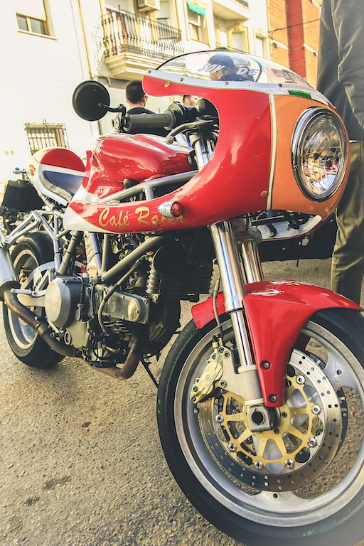 29_CASASIMARRO_EN_MOTO_CONCENTRACION_MOTORISTA_EMILIO_ZAMORA_DUCATI_STUNT_TEAM_MOTOR_SHOW_ESPECTACULO_2017_DEBEJOTA_FOTOGRAFIA