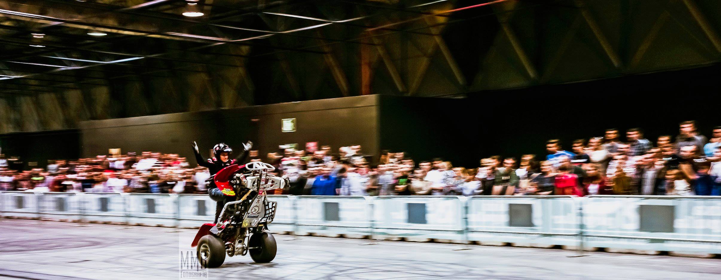 2ruedas_feria-valencia_emilio_zamora_ducati_stunt_team_2016_feria_moto_show_45