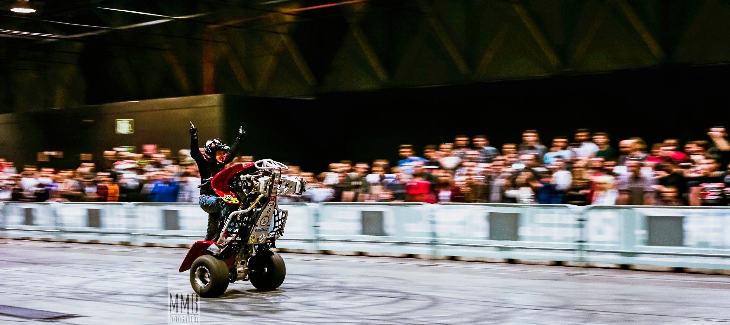 2ruedas_feria-valencia_emilio_zamora_ducati_stunt_team_2016_feria_moto_show_46