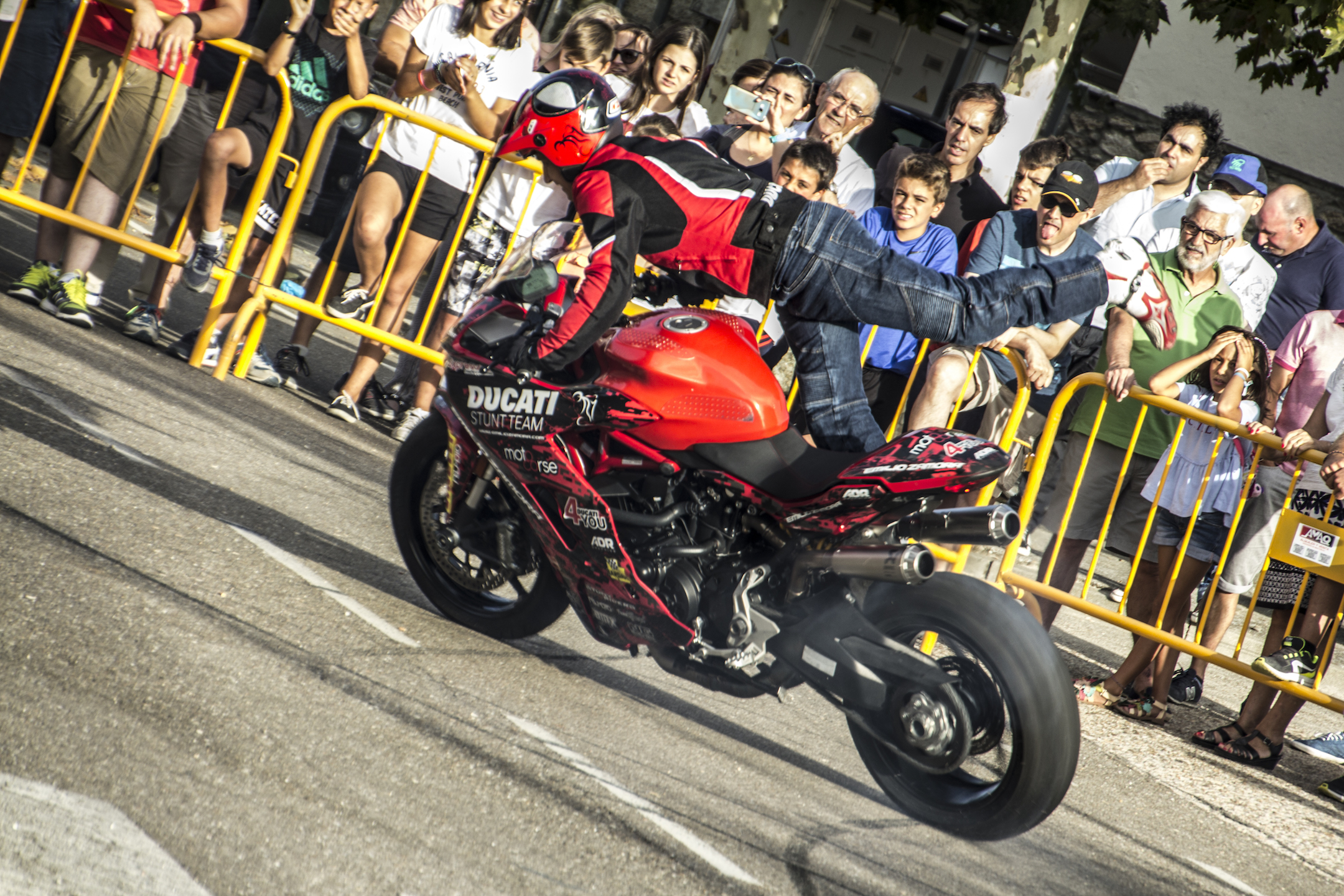 35_ROELOS DE SAYAGO_EMILIO_ZAMORA_DUCATI_STUNT_TEAM_MOTOR_SHOW_ESPECTACULO_MOTO_QUAD_FREESTYLE_COCHE_DRIFT_MINIBIKE_LEGEND_CAR_XDIAVEL_MONSTER_SUPERSPORT_FELIPE_HERNANDEZ_2017