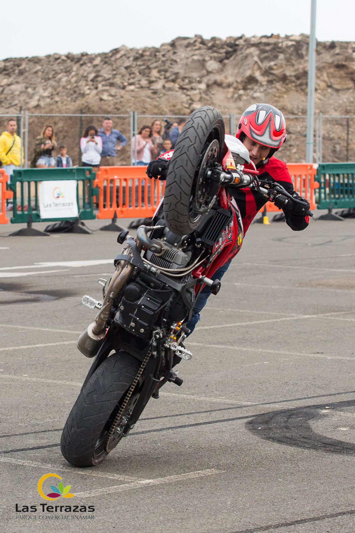 EMI_057_EMILIO_ZAMORA_DUCATI_STUNT_TEAM_MOTOR_SHOW_FESTIVAL_CENTRO_COMERCIAL_LAS_TERRAZAS_GRAN_CANARIA_ESPECTACULO_MOTO_QUAD_COCHE_DRIFT