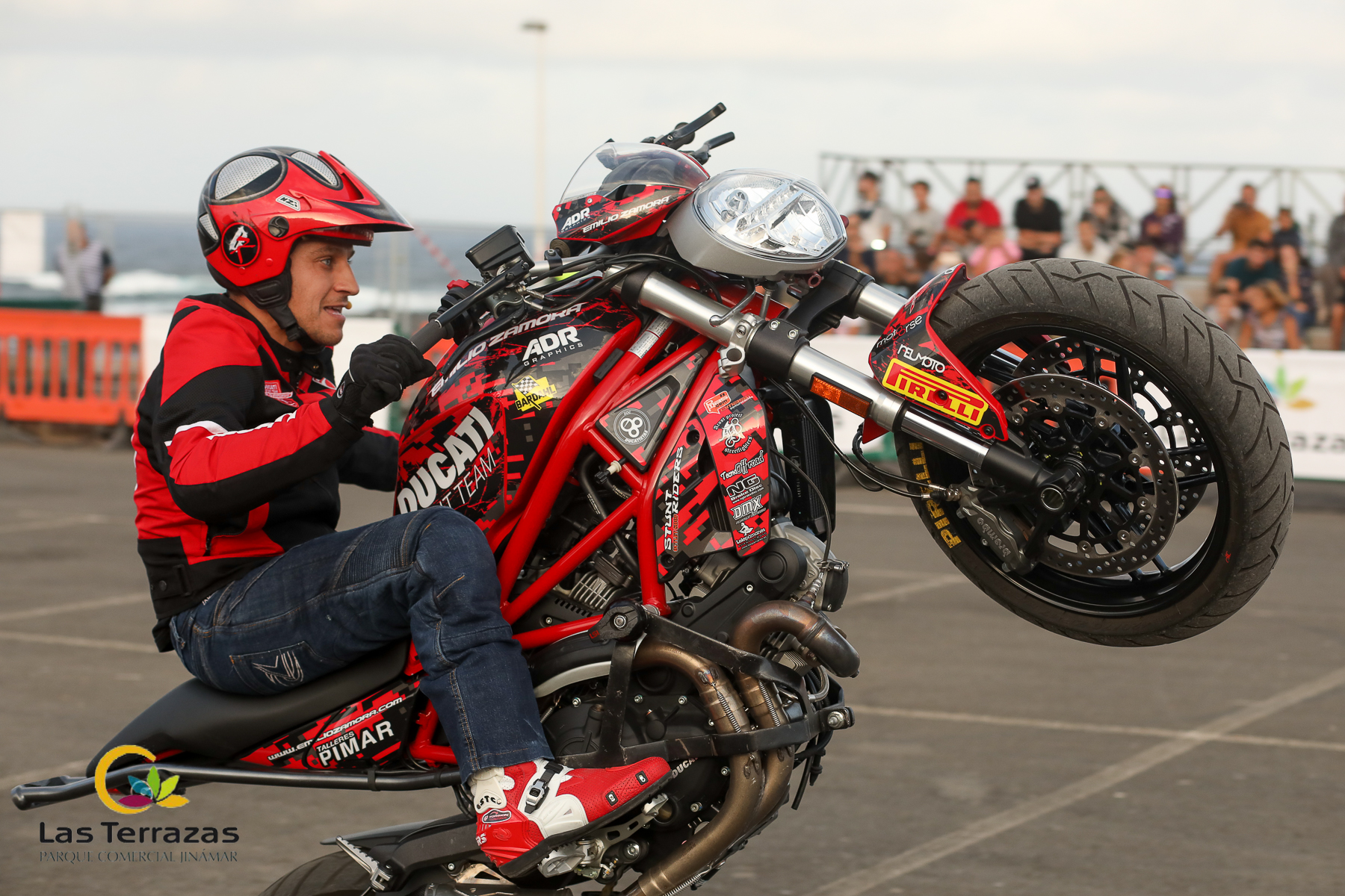 EMI_078_EMILIO_ZAMORA_DUCATI_STUNT_TEAM_MOTOR_SHOW_FESTIVAL_CENTRO_COMERCIAL_LAS_TERRAZAS_GRAN_CANARIA_ESPECTACULO_MOTO_QUAD_COCHE_DRIFT