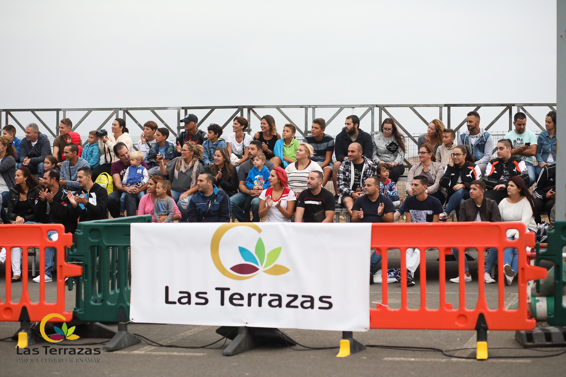 EMI_095_EMILIO_ZAMORA_DUCATI_STUNT_TEAM_MOTOR_SHOW_FESTIVAL_CENTRO_COMERCIAL_LAS_TERRAZAS_GRAN_CANARIA_ESPECTACULO_MOTO_QUAD_COCHE_DRIFT