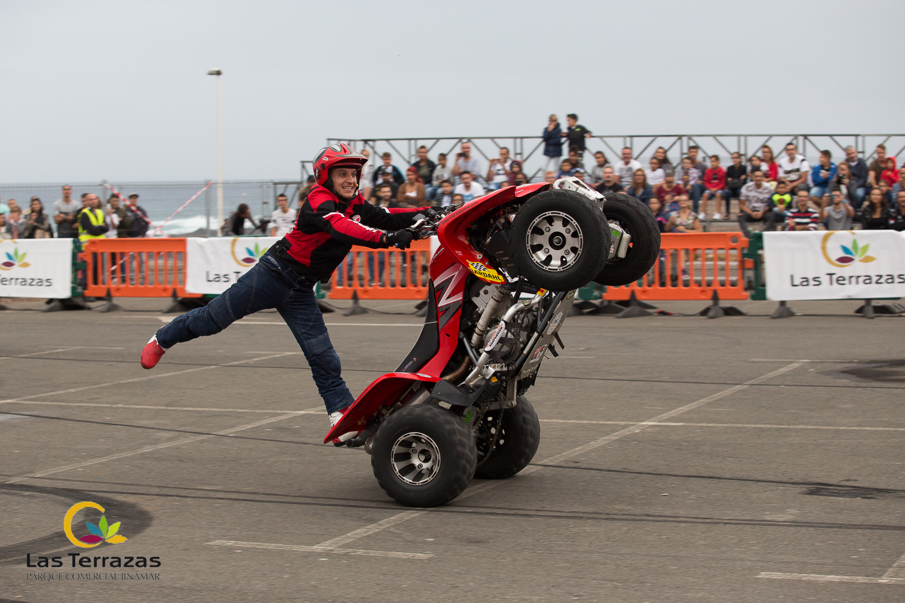 EMI_127_EMILIO_ZAMORA_DUCATI_STUNT_TEAM_MOTOR_SHOW_FESTIVAL_CENTRO_COMERCIAL_LAS_TERRAZAS_GRAN_CANARIA_ESPECTACULO_MOTO_QUAD_COCHE_DRIFT