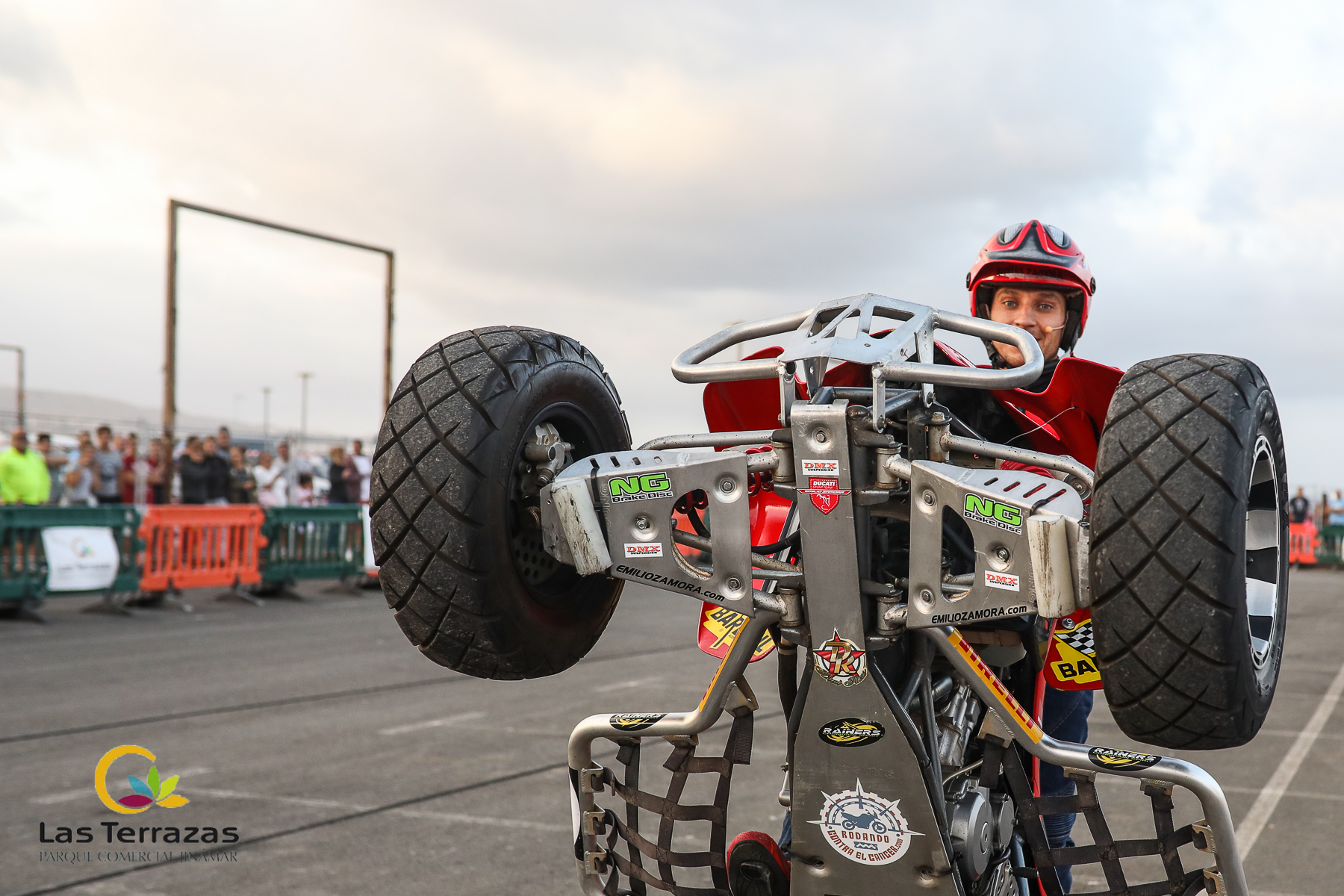 EMI_132_EMILIO_ZAMORA_DUCATI_STUNT_TEAM_MOTOR_SHOW_FESTIVAL_CENTRO_COMERCIAL_LAS_TERRAZAS_GRAN_CANARIA_ESPECTACULO_MOTO_QUAD_COCHE_DRIFT
