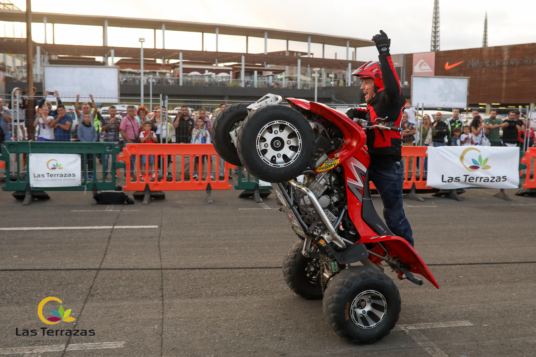 EMI_140_EMILIO_ZAMORA_DUCATI_STUNT_TEAM_MOTOR_SHOW_FESTIVAL_CENTRO_COMERCIAL_LAS_TERRAZAS_GRAN_CANARIA_ESPECTACULO_MOTO_QUAD_COCHE_DRIFT
