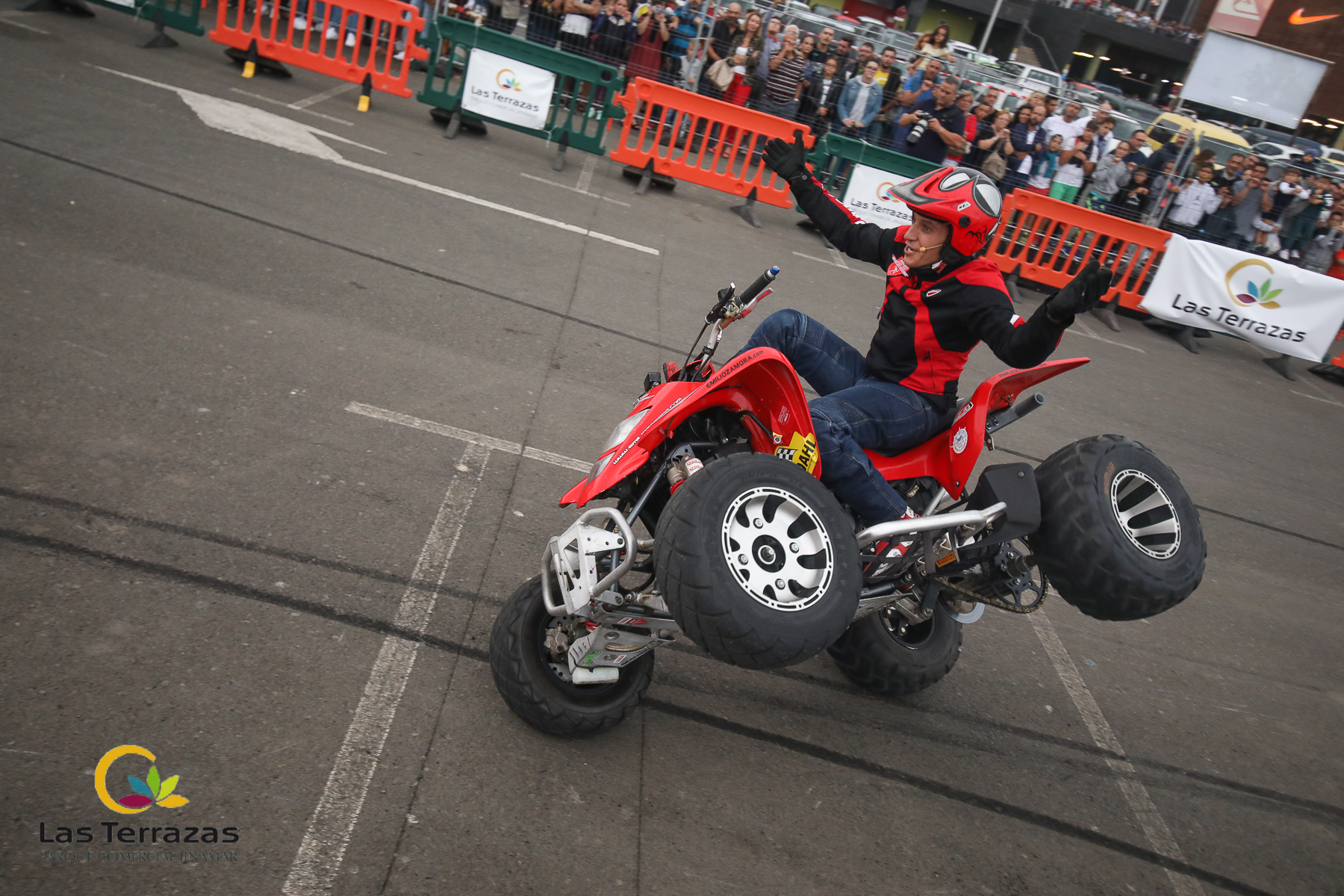 EMI_148_EMILIO_ZAMORA_DUCATI_STUNT_TEAM_MOTOR_SHOW_FESTIVAL_CENTRO_COMERCIAL_LAS_TERRAZAS_GRAN_CANARIA_ESPECTACULO_MOTO_QUAD_COCHE_DRIFT