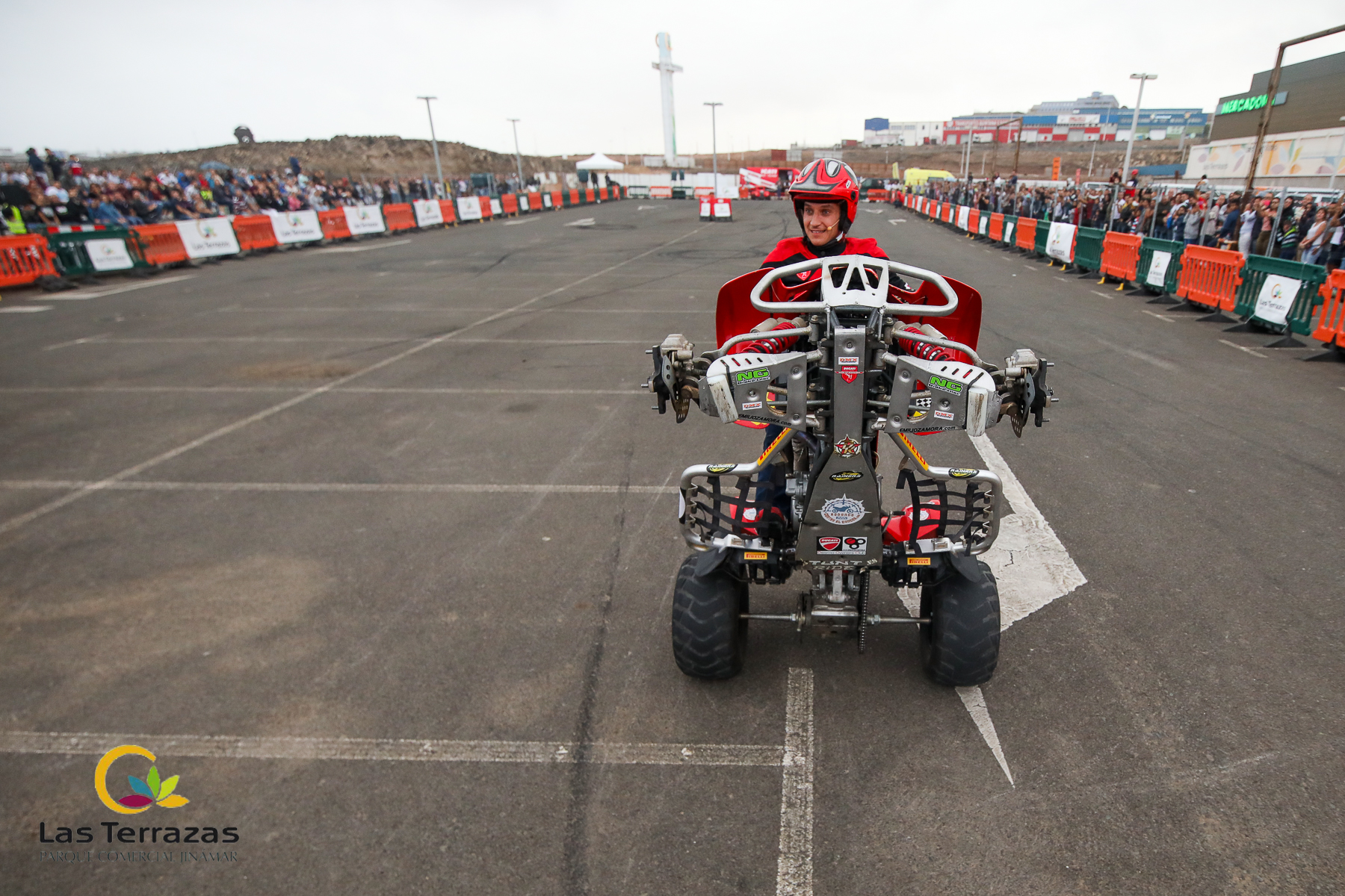 EMI_152_EMILIO_ZAMORA_DUCATI_STUNT_TEAM_MOTOR_SHOW_FESTIVAL_CENTRO_COMERCIAL_LAS_TERRAZAS_GRAN_CANARIA_ESPECTACULO_MOTO_QUAD_COCHE_DRIFT