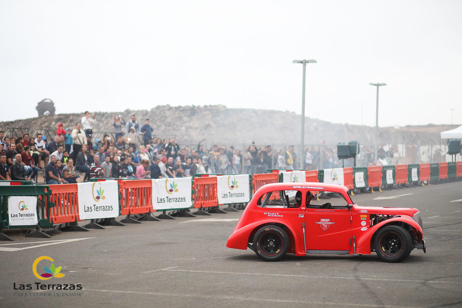 EMI_167_EMILIO_ZAMORA_DUCATI_STUNT_TEAM_MOTOR_SHOW_FESTIVAL_CENTRO_COMERCIAL_LAS_TERRAZAS_GRAN_CANARIA_ESPECTACULO_MOTO_QUAD_COCHE_DRIFT