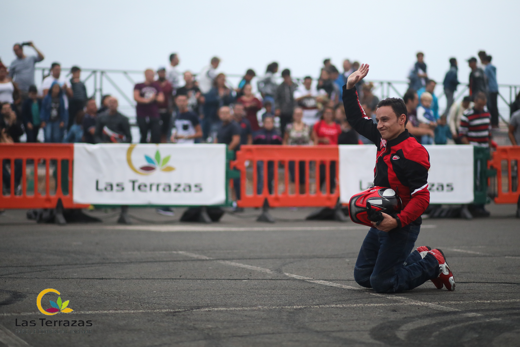 EMI_175_EMILIO_ZAMORA_DUCATI_STUNT_TEAM_MOTOR_SHOW_FESTIVAL_CENTRO_COMERCIAL_LAS_TERRAZAS_GRAN_CANARIA_ESPECTACULO_MOTO_QUAD_COCHE_DRIFT