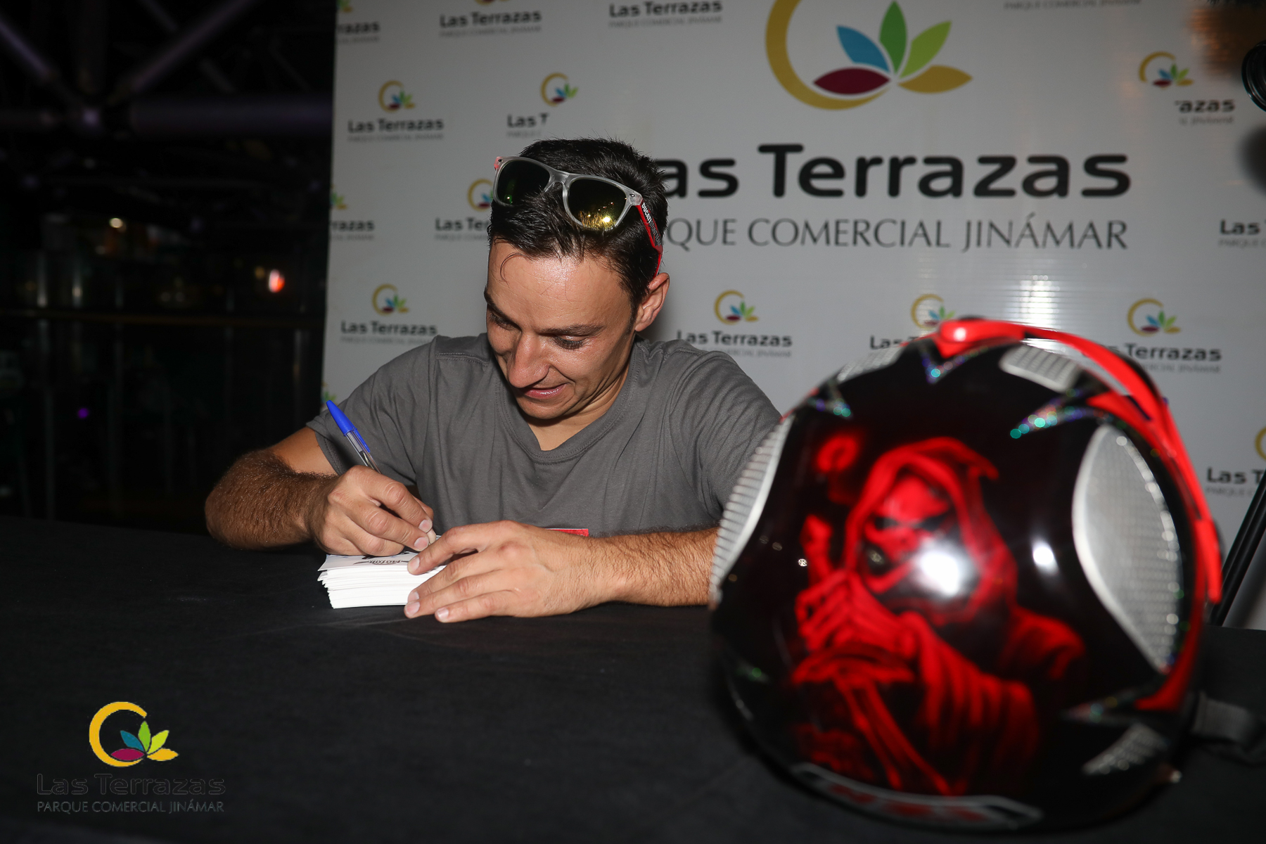 EMI_189_EMILIO_ZAMORA_DUCATI_STUNT_TEAM_MOTOR_SHOW_FESTIVAL_CENTRO_COMERCIAL_LAS_TERRAZAS_GRAN_CANARIA_ESPECTACULO_MOTO_QUAD_COCHE_DRIFT