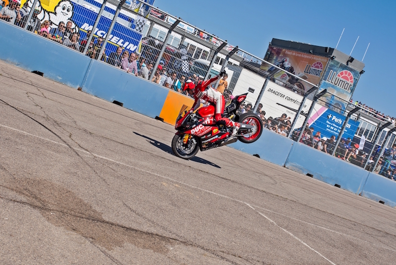 19_VALENCIA NASCAR FEST_CIRCUIT RICARDO TORMO_CHESTE_EMILIO_ZAMORA_DUCATI_STUNT_TEAM_MOTOR_SHOW_ESPECTACULO_MOTO_PANIGALE_MONSTER_XDIAVEL_DRIFT_BURNOUT_WHEELIE_STOPPIE_LEGEND CAR_2017
