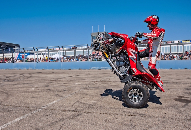 21_VALENCIA NASCAR FEST_CIRCUIT RICARDO TORMO_CHESTE_EMILIO_ZAMORA_DUCATI_STUNT_TEAM_MOTOR_SHOW_ESPECTACULO_MOTO_PANIGALE_MONSTER_XDIAVEL_DRIFT_BURNOUT_WHEELIE_STOPPIE_LEGEND CAR_2017
