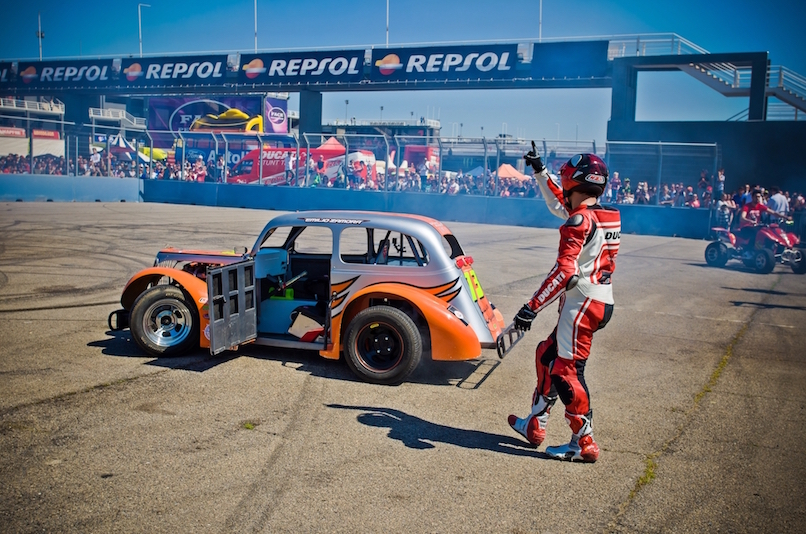 26_VALENCIA NASCAR FEST_CIRCUIT RICARDO TORMO_CHESTE_EMILIO_ZAMORA_DUCATI_STUNT_TEAM_MOTOR_SHOW_ESPECTACULO_MOTO_PANIGALE_MONSTER_XDIAVEL_DRIFT_BURNOUT_WHEELIE_STOPPIE_LEGEND CAR_2017