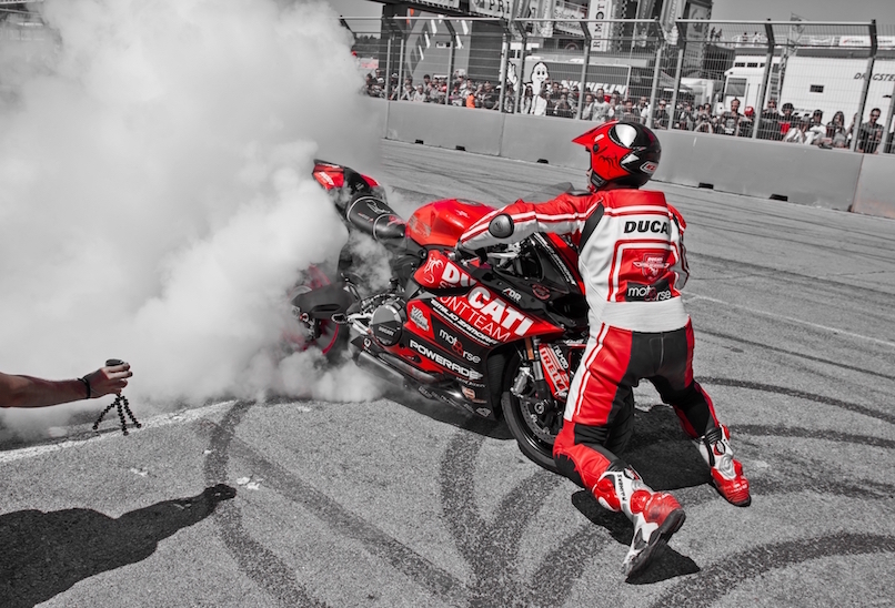 29_VALENCIA NASCAR FEST_CIRCUIT RICARDO TORMO_CHESTE_EMILIO_ZAMORA_DUCATI_STUNT_TEAM_MOTOR_SHOW_ESPECTACULO_MOTO_PANIGALE_MONSTER_XDIAVEL_DRIFT_BURNOUT_WHEELIE_STOPPIE_LEGEND CAR_2017