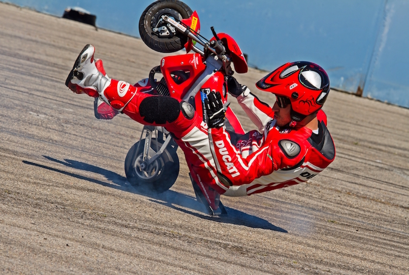 33_VALENCIA NASCAR FEST_CIRCUIT RICARDO TORMO_CHESTE_EMILIO_ZAMORA_DUCATI_STUNT_TEAM_MOTOR_SHOW_ESPECTACULO_MOTO_PANIGALE_MONSTER_XDIAVEL_DRIFT_BURNOUT_WHEELIE_STOPPIE_LEGEND CAR_2017