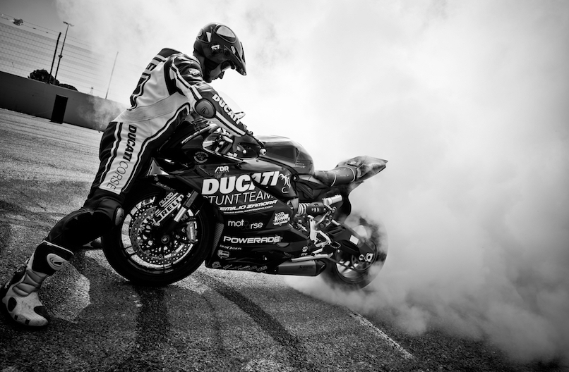34_VALENCIA NASCAR FEST_CIRCUIT RICARDO TORMO_CHESTE_EMILIO_ZAMORA_DUCATI_STUNT_TEAM_MOTOR_SHOW_ESPECTACULO_MOTO_PANIGALE_MONSTER_XDIAVEL_DRIFT_BURNOUT_WHEELIE_STOPPIE_LEGEND CAR_2017