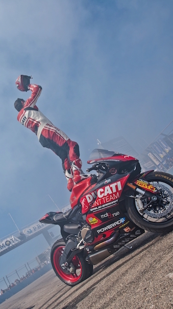 37_VALENCIA NASCAR FEST_CIRCUIT RICARDO TORMO_CHESTE_EMILIO_ZAMORA_DUCATI_STUNT_TEAM_MOTOR_SHOW_ESPECTACULO_MOTO_PANIGALE_MONSTER_XDIAVEL_DRIFT_BURNOUT_WHEELIE_STOPPIE_LEGEND CAR_2017
