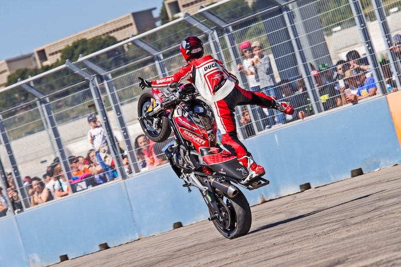 43_VALENCIA NASCAR FEST_CIRCUIT RICARDO TORMO_CHESTE_EMILIO_ZAMORA_DUCATI_STUNT_TEAM_MOTOR_SHOW_ESPECTACULO_MOTO_PANIGALE_MONSTER_XDIAVEL_DRIFT_BURNOUT_WHEELIE_STOPPIE_LEGEND CAR_2017