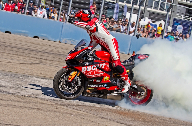 48_VALENCIA NASCAR FEST_CIRCUIT RICARDO TORMO_CHESTE_EMILIO_ZAMORA_DUCATI_STUNT_TEAM_MOTOR_SHOW_ESPECTACULO_MOTO_PANIGALE_MONSTER_XDIAVEL_DRIFT_BURNOUT_WHEELIE_STOPPIE_LEGEND CAR_2017