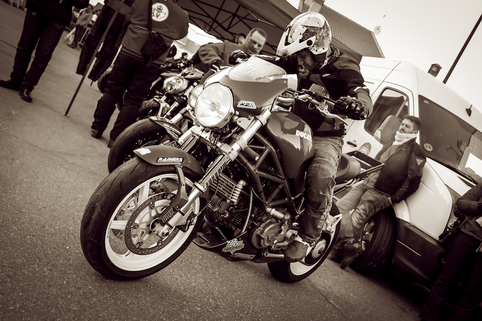 008_LA LEYENDA CONTINUA_CANTALEJO_SEGOVIA_2020_EMILIO ZAMORA_DUCATI_STUNT_TEAM_MOTOR_SHOW_ESPECTACULO_MOTO_CONCENTRACION_FIESTA_MATINAL_NZI_ADR_RAINERS_DMX_BARDAHL_EXPRESARTE_XBIKE