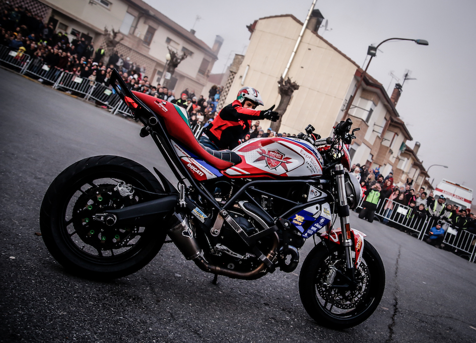 059_LA LEYENDA CONTINUA_CANTALEJO_SEGOVIA_2020_EMILIO ZAMORA_DUCATI_STUNT_TEAM_MOTOR_SHOW_ESPECTACULO_MOTO_CONCENTRACION_FIESTA_MATINAL_NZI_ADR_RAINERS_DMX_BARDAHL_EXPRESARTE_XBIKE
