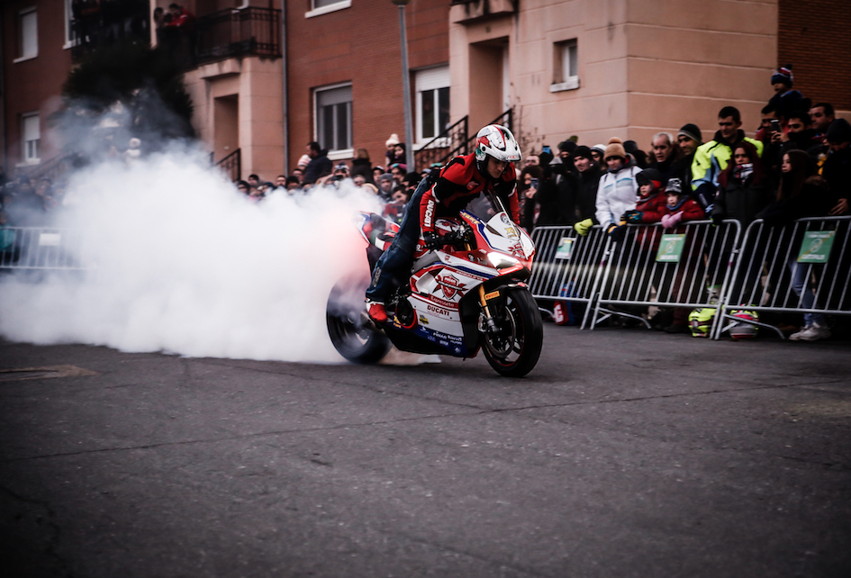 060_LA LEYENDA CONTINUA_CANTALEJO_SEGOVIA_2020_EMILIO ZAMORA_DUCATI_STUNT_TEAM_MOTOR_SHOW_ESPECTACULO_MOTO_CONCENTRACION_FIESTA_MATINAL_NZI_ADR_RAINERS_DMX_BARDAHL_EXPRESARTE_XBIKE