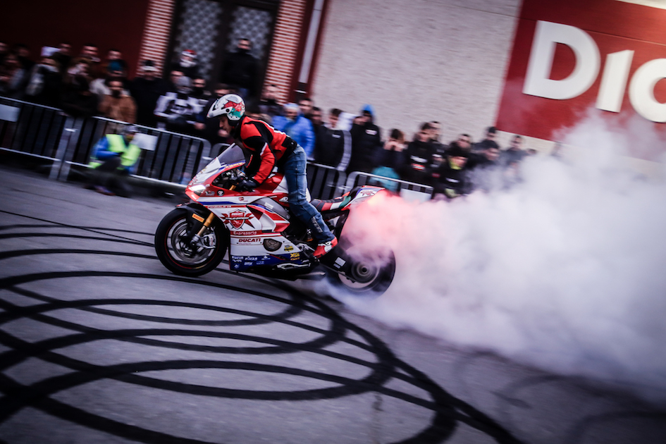 083_LA LEYENDA CONTINUA_CANTALEJO_SEGOVIA_2020_EMILIO ZAMORA_DUCATI_STUNT_TEAM_MOTOR_SHOW_ESPECTACULO_MOTO_CONCENTRACION_FIESTA_MATINAL_NZI_ADR_RAINERS_DMX_BARDAHL_EXPRESARTE_XBIKE