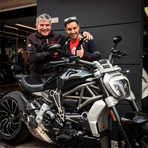 DUCATI_XDIAVEL_S_EMILIO_ZAMORA_DUCATI_STUNT_TEAM_MOTOCORSE_DUCATI_VALENCIA_TONI_NEW_BIKE_ARTWORK