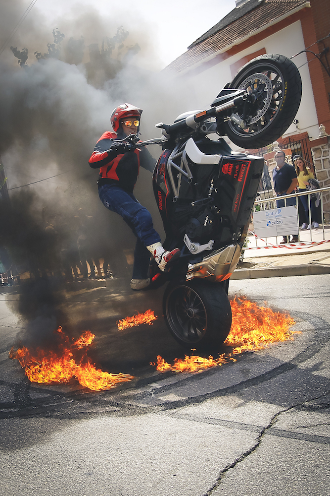 028 VILLAREJO DE SALVANES_EMILIO_ZAMORA_DUCATI_STUNT_TEAM_MOTOR_SHOW_ESPECTACULO_FREESTYLE_QUAD_MOTO_WHEELIE_STOPPIE_BURN OUT_MADRID_DIVERTIDO_DIVERSION_EXHIBICION_2017